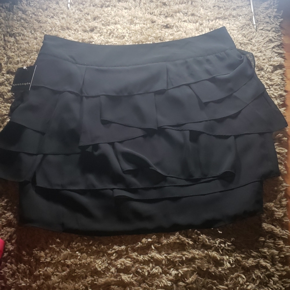 Black Ruffle Mini NWT 4/40